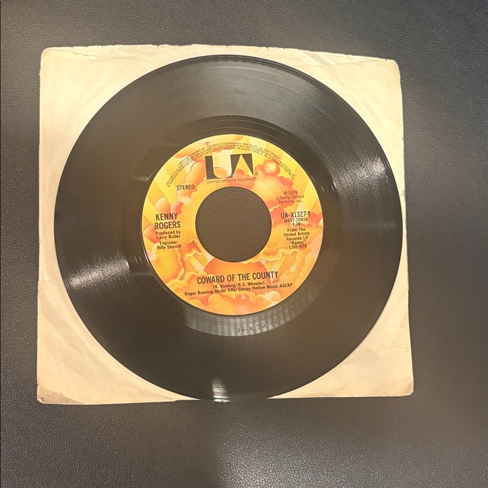 Vintage 45 RPM Record (Coward of the County -  Kenny Rogers, 1979)